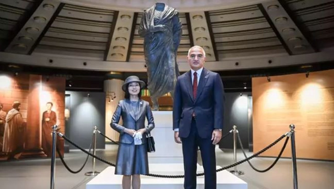 Sosyal medya Japonya Prensesi Akiko Mikasa’nın Türk Bayraklı ojesini konuşuyor - Son Dakika Türkiye Haberleri