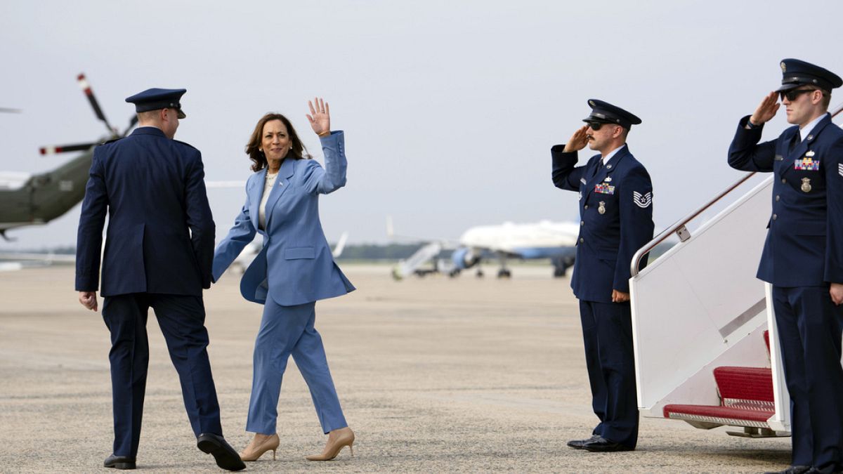 Kamala Harris'in ekibi kampanya reklamlarına 370 milyon dolar harcamayı planlıyor