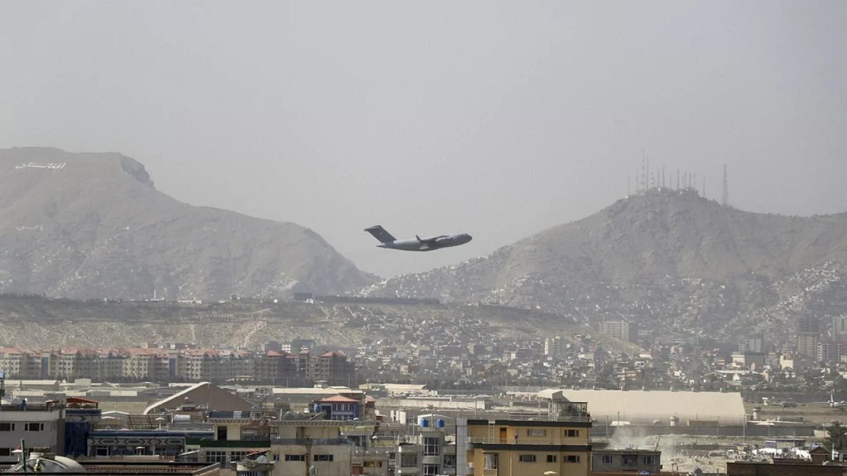 Almanya, Taliban'ın iktidara gelmesinden bu yana ilk kez 28 Afgan vatandaşını sınır dışı etti