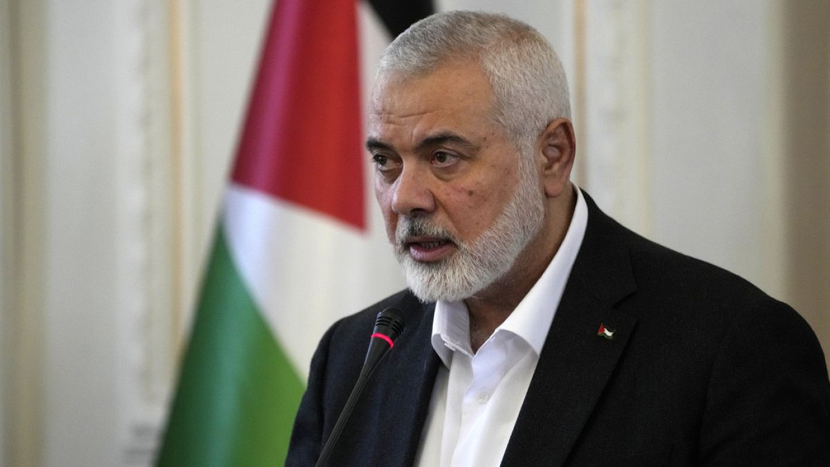 Hamas lideri Haniyeh, İsrail'in hava saldırısında üç çocuk ve torununun öldürüldüğünü doğruladı