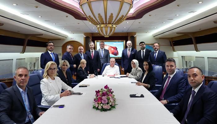 CHP liderinin Sinop'taki sözlerine "Ah ülkem ne hallere kaldı" diyerek yanıt verdi: "Özgür Bey ne füzelerden ne balıkçılardan haberi var"
