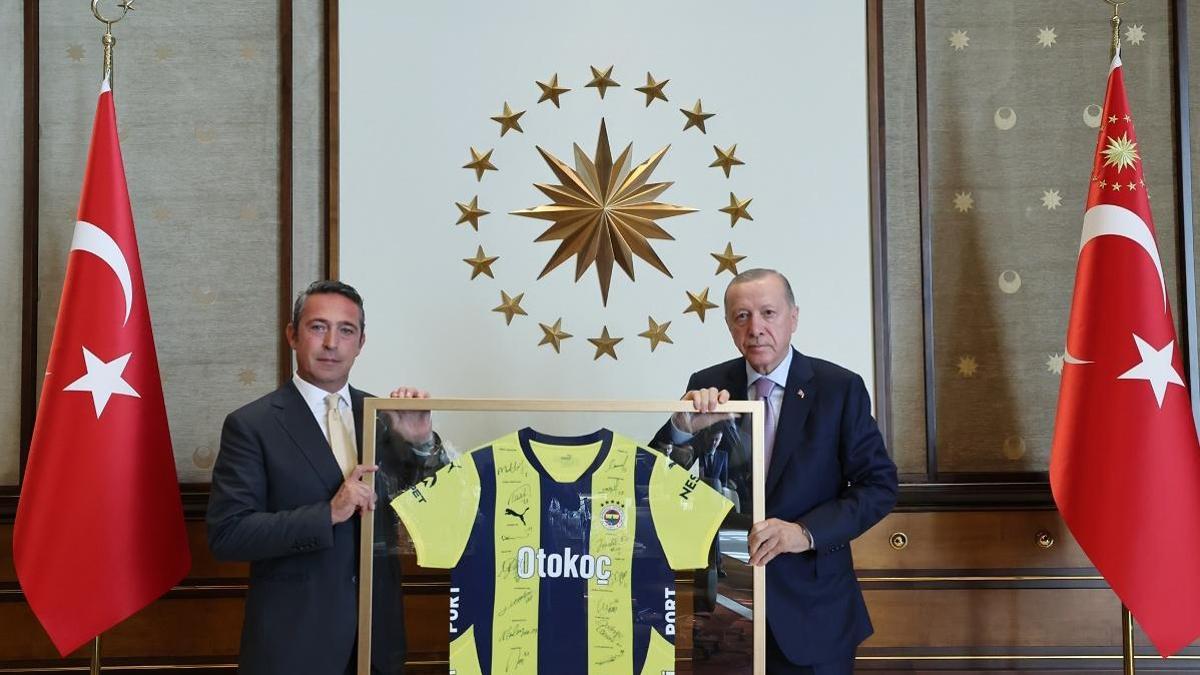 Cumhurbaşkanı Erdoğan, F.Bahçe'nin yönetimini kabul etti.