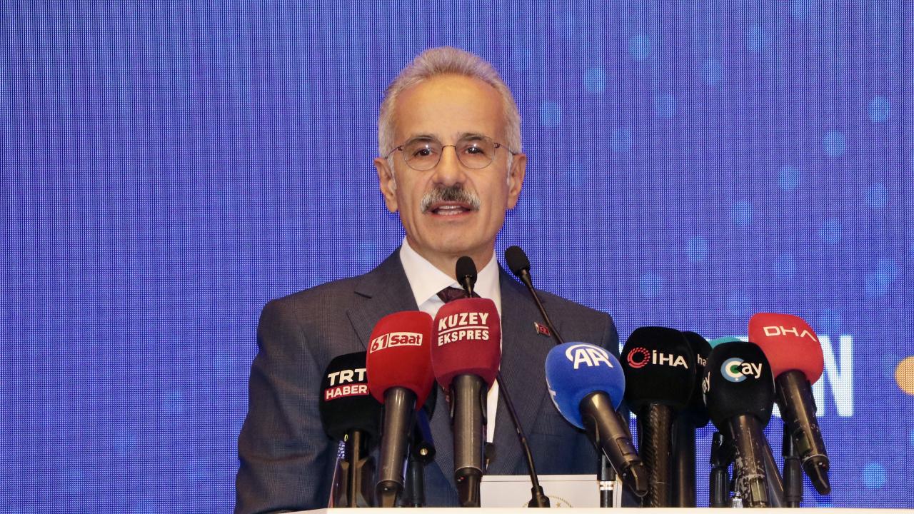 Türkiye'yi geleceğe hazırlayacak yüzlerce projeye imza attık