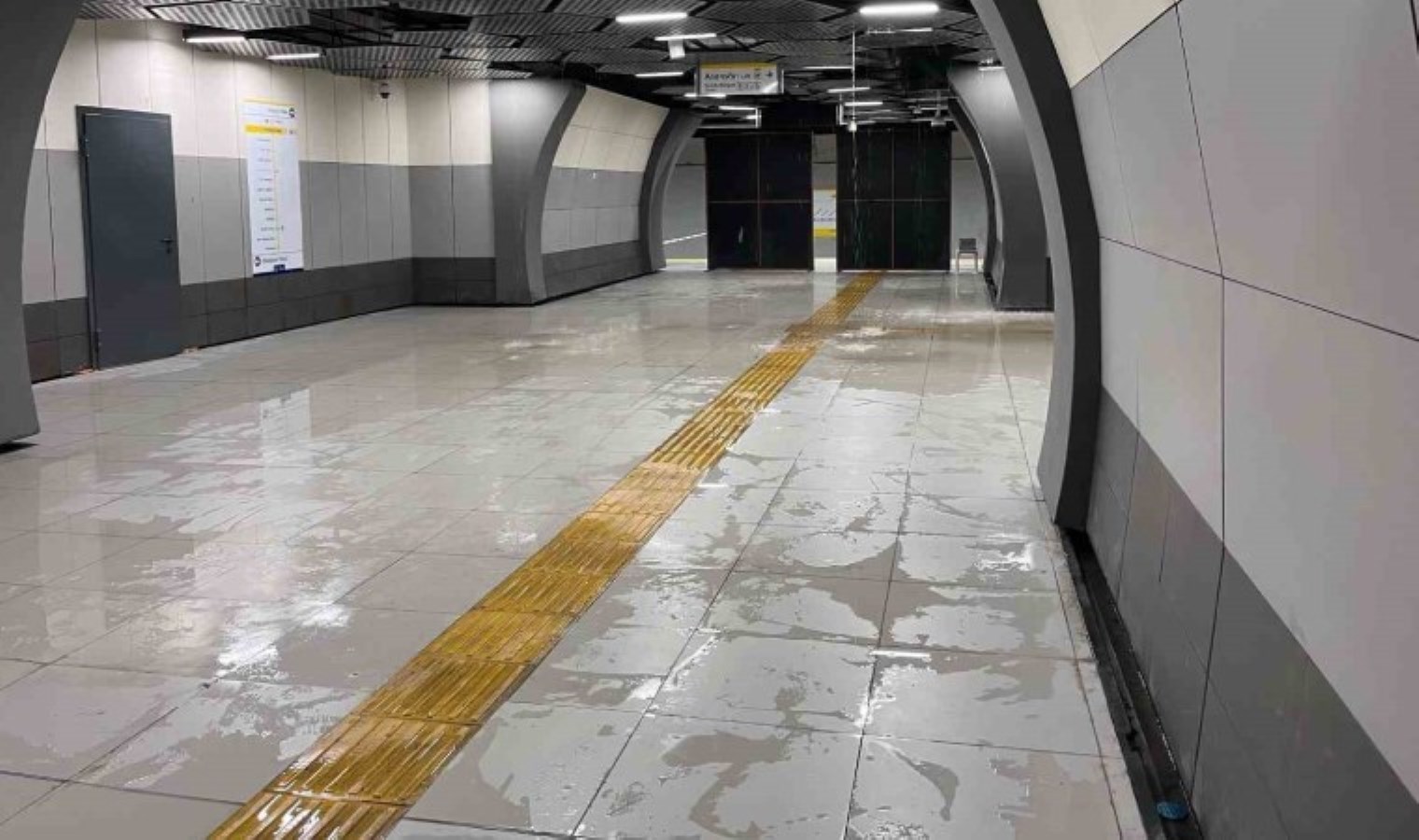İstanbul'da şiddetli yağış: Metro istasyonunu su bastı - Son Dakika Türkiye Haberleri