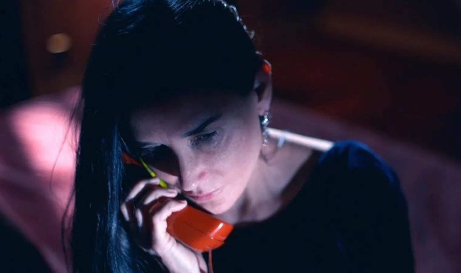 77. Cannes Film Festivali'nden notlar: İçinde bulunduğumuz acı duruma gülelim... - Son Dakika Kültür Sanat
