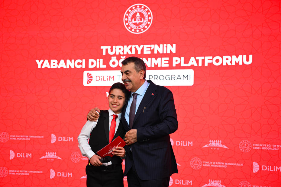MEB'den Yenilikçi Yapay Zeka Destekli İngilizce Öğrenme Platformu: DİLİM Tanıtıldı
