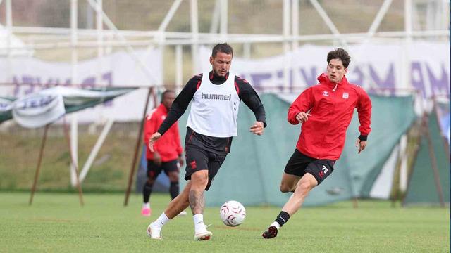 Sivasspor hazırlıklarını güçlenerek sürdürüyor
