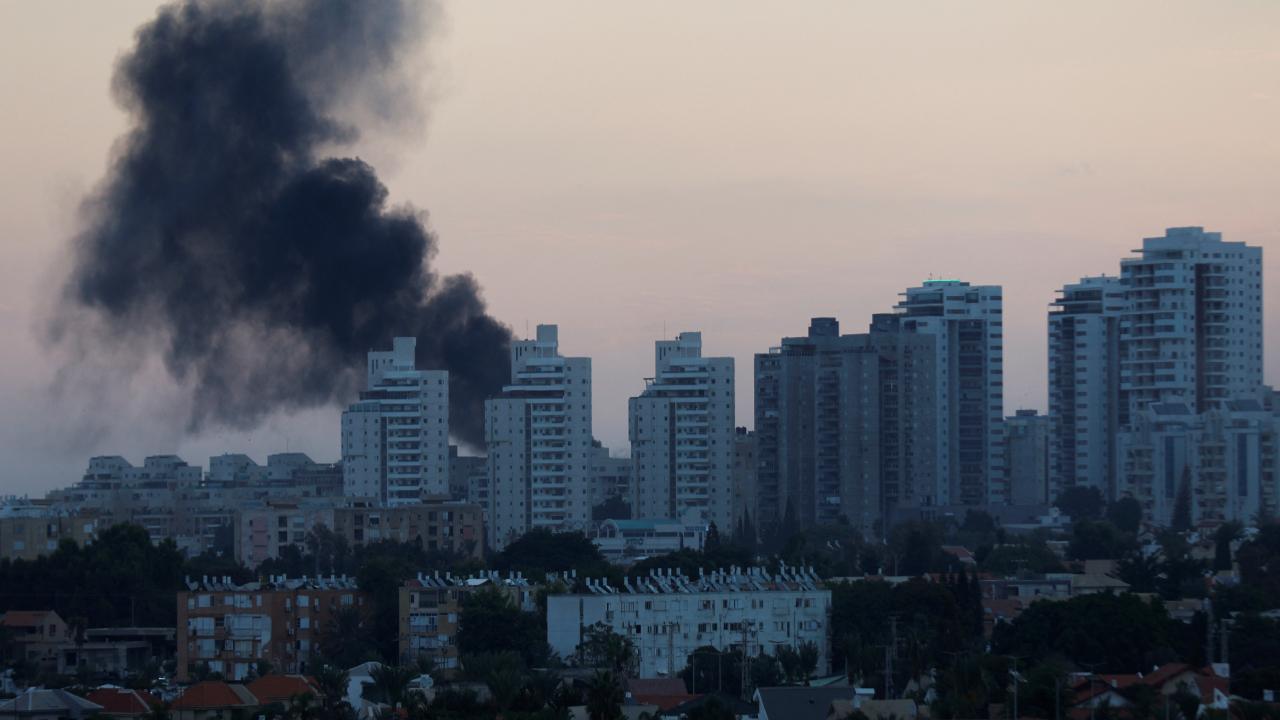 Kassam Tugayları: İsrail'in katliamlarına tepki olarak Tel Aviv'i bir dizi füzeyle vurduk