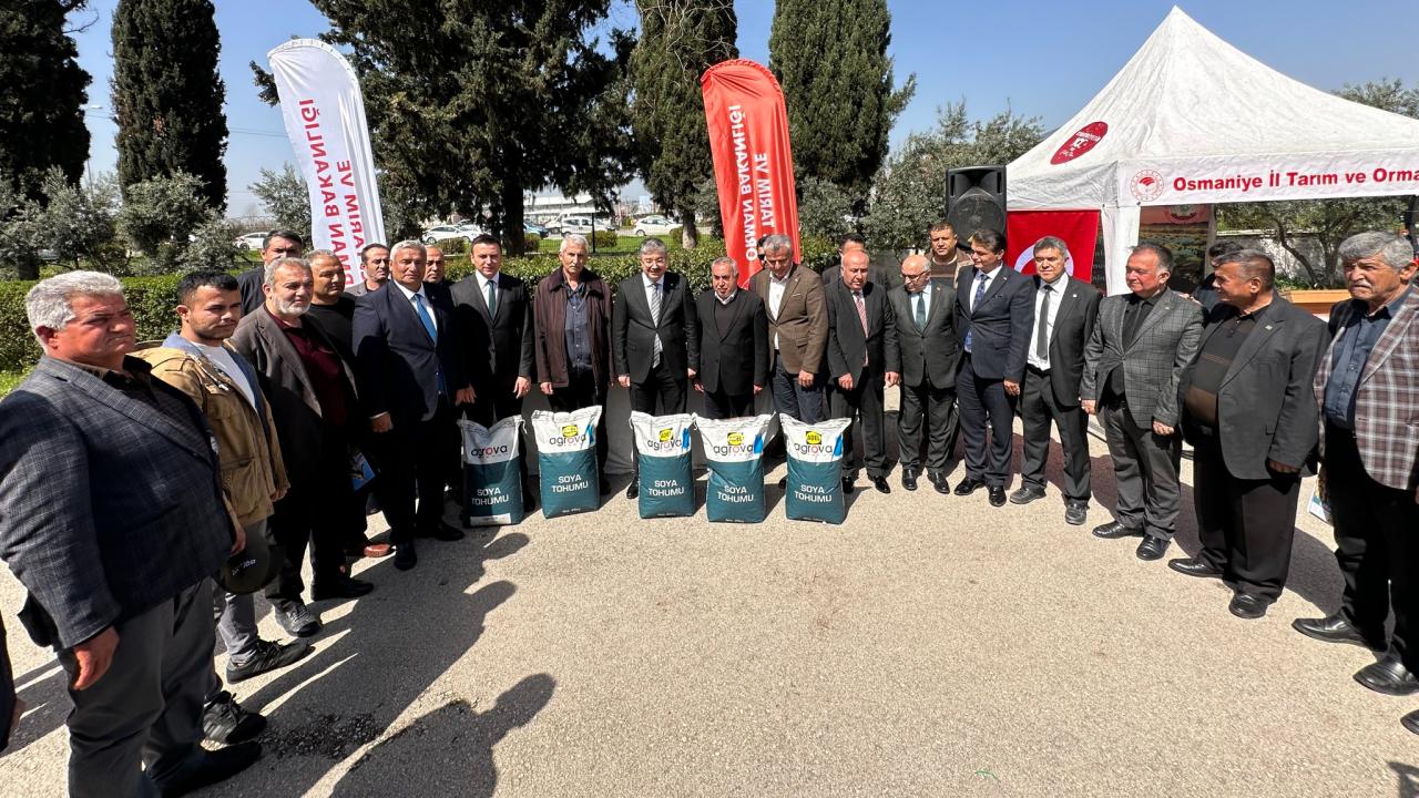 Osmaniye'de 340 çiftçiye 34 ton soya fasulyesi dağıtıldı