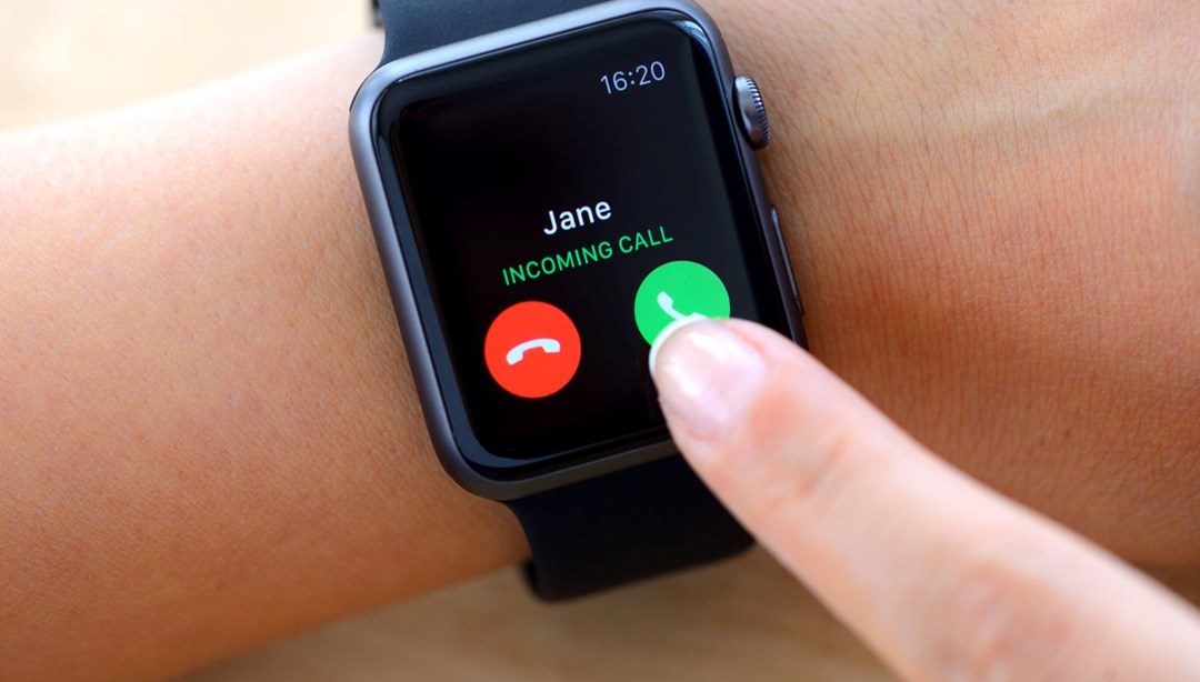 Apple Watch hain sevgilisini teslim etti: 20 farklı kadınla konuştuğunu keşfetti