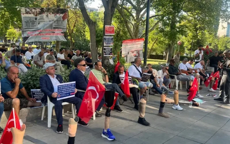 Er gazi ve şehit aileleri Güvenpark'ta: 'Haklarımız verilene kadar ayrılmayacağız'