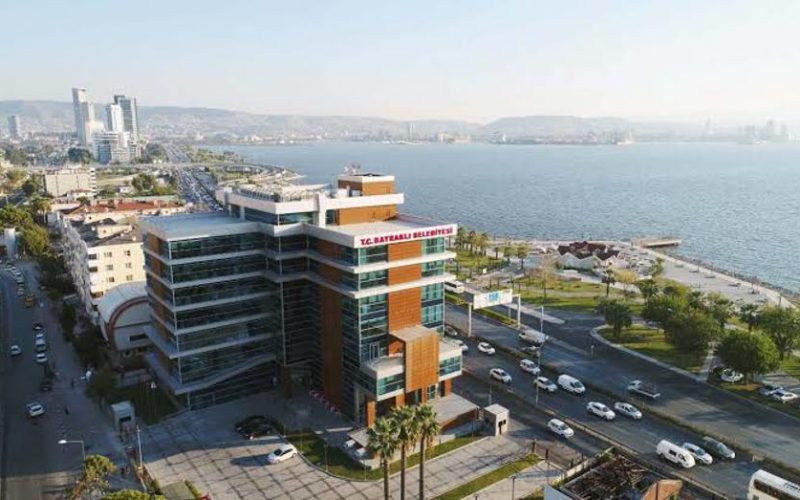 İzmir Bayraklı Belediyesi'nde Operasyon: Eski Başkan da Dahil 40 Kişiye Gözaltı